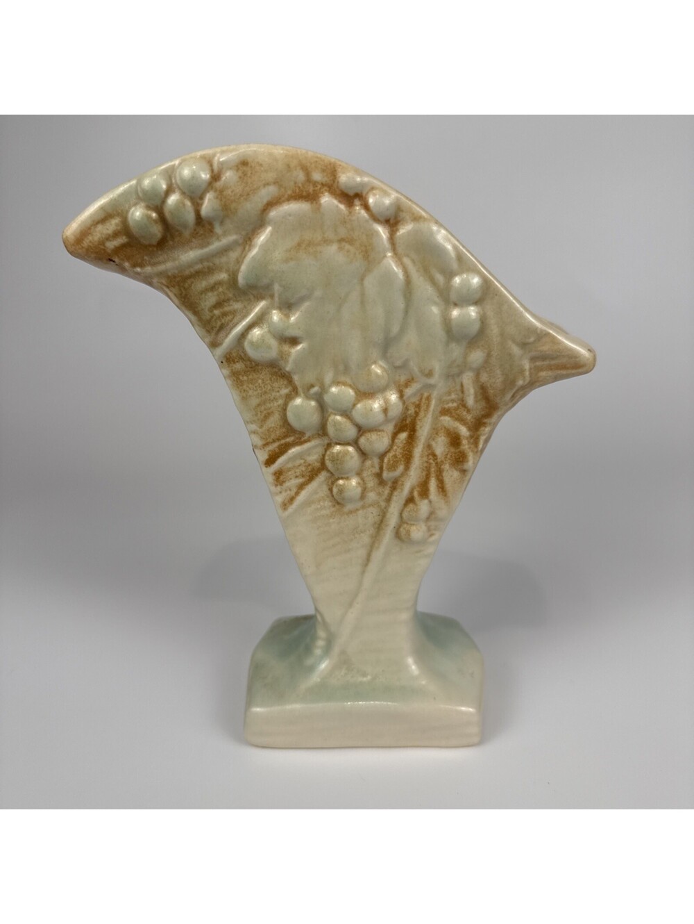 Vintage 1945 McCoy Rustic Line Grapevine Fan Vase Brown Green Art Pottery MCM
